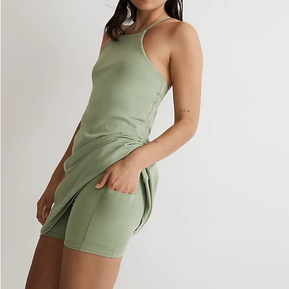 Flex 2.0 Fitness Dress in Gatehouse Green Size Medium